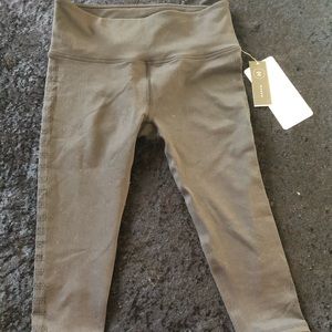 Lululemon reveal crop 8